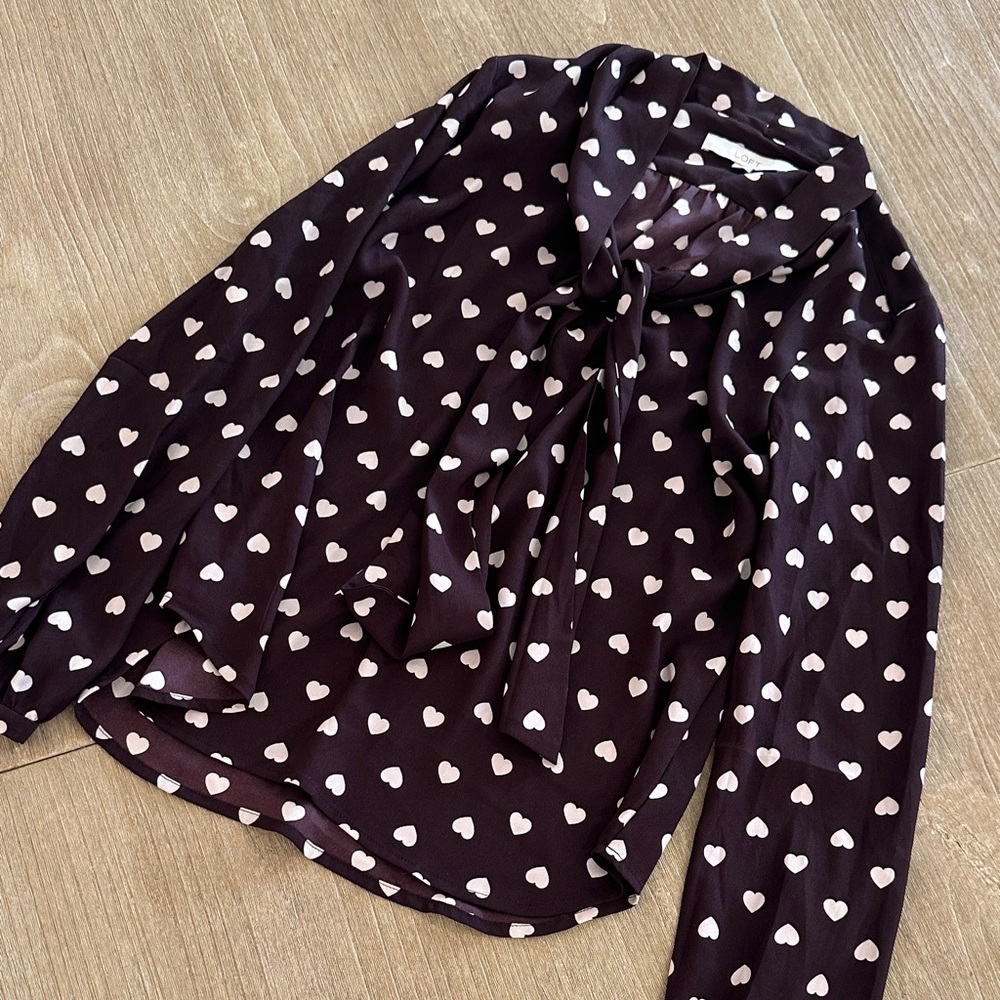 LOFT Heart Patterned Top in dark purple and Cream